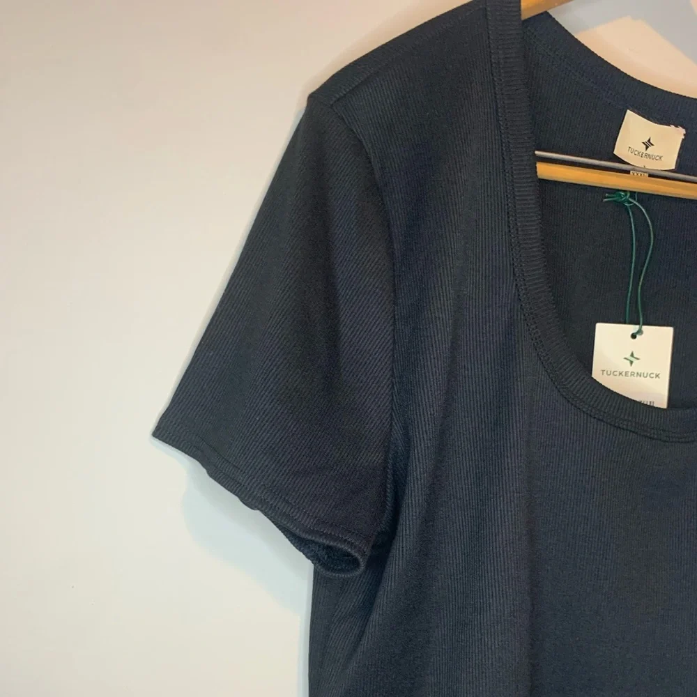 Tuckernuck Black Women’s Top Size XXXL - Picture 4 of 11